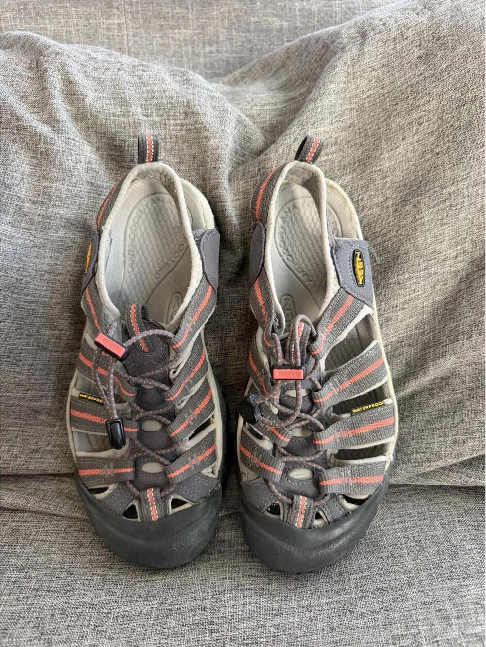Keen Newport H2 Waterproof Sandals Womens 8.5 Gray Coral Hiking Water Shoe